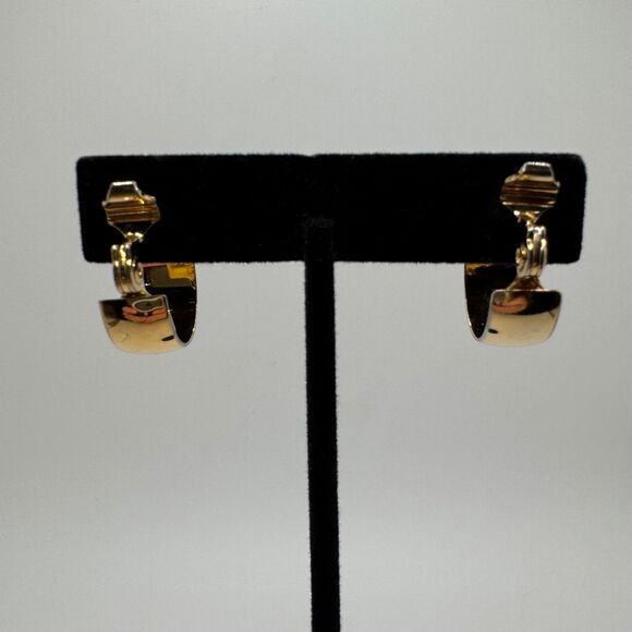 Vintage MONET Hoop Clip On Earrings Shiny Wide Gold Tone - Picture 9 of 10